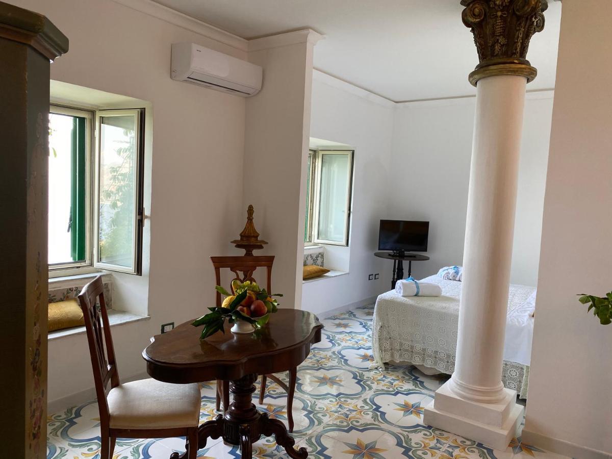 Villa Don Mimi Guarnaschelli La Dependace تاورمينا المظهر الخارجي الصورة