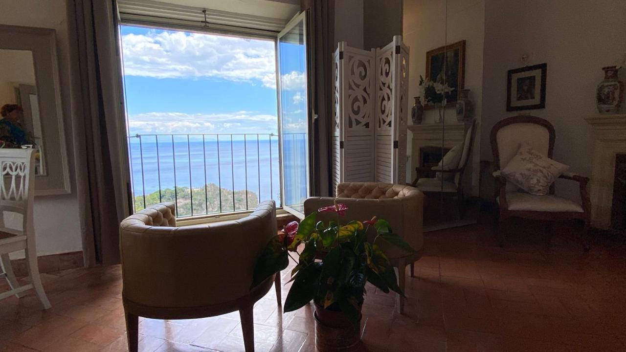 Villa Don Mimi Guarnaschelli La Dependace تاورمينا المظهر الخارجي الصورة
